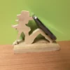 support téléphone tablette en bois modèle femme