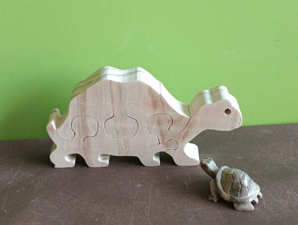 objet de décoration tortue puzzle en bois fait main