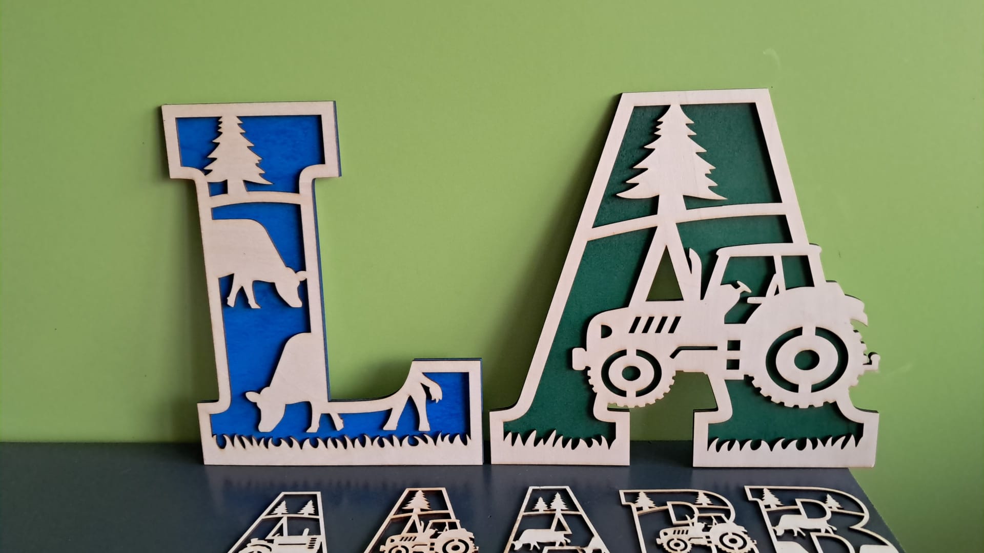 lettre bois prénom enfant grand modèle décor tracteur vache